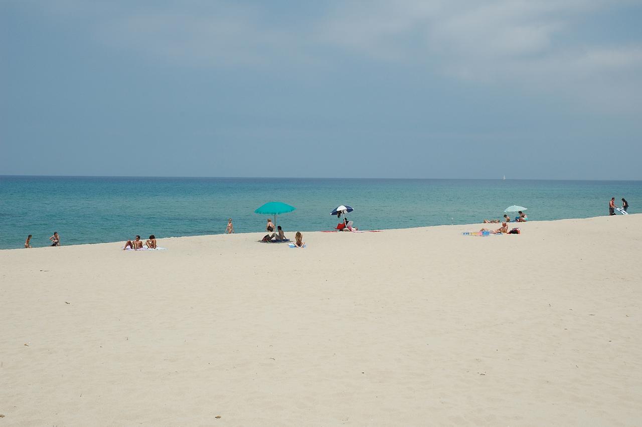 Miramare Struttura Sulla Spiaggia Platamona Exteriör bild